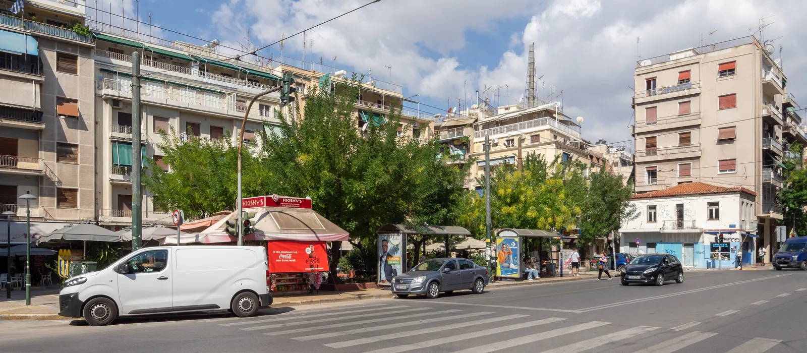 Koliatsou Meydanı, Patision Caddesi · Atina